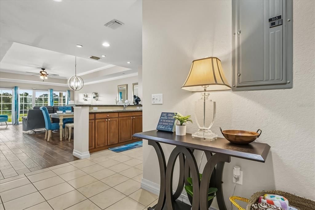 En Venta: $365,000 (3 camas, 3 baños, 1630 Pies cuadrados)