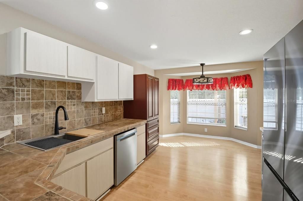 For Sale: $315,000 (3 beds, 2 baths, 1500 Square Feet)