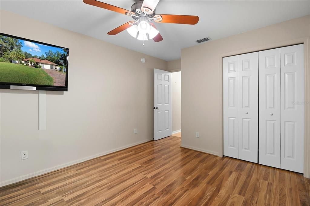 For Sale: $315,000 (3 beds, 2 baths, 1500 Square Feet)