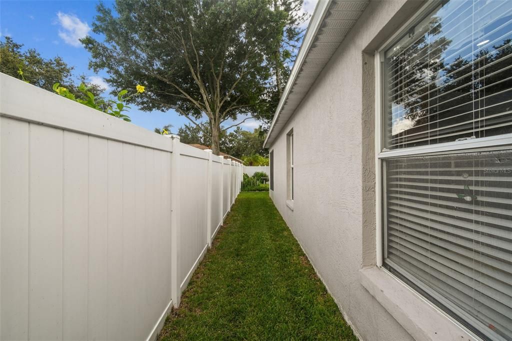Active With Contract: $2,450 (3 beds, 2 baths, 1607 Square Feet)