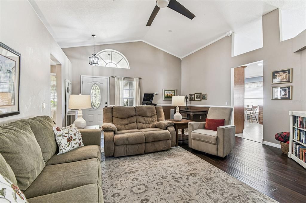 Active With Contract: $2,450 (3 beds, 2 baths, 1607 Square Feet)