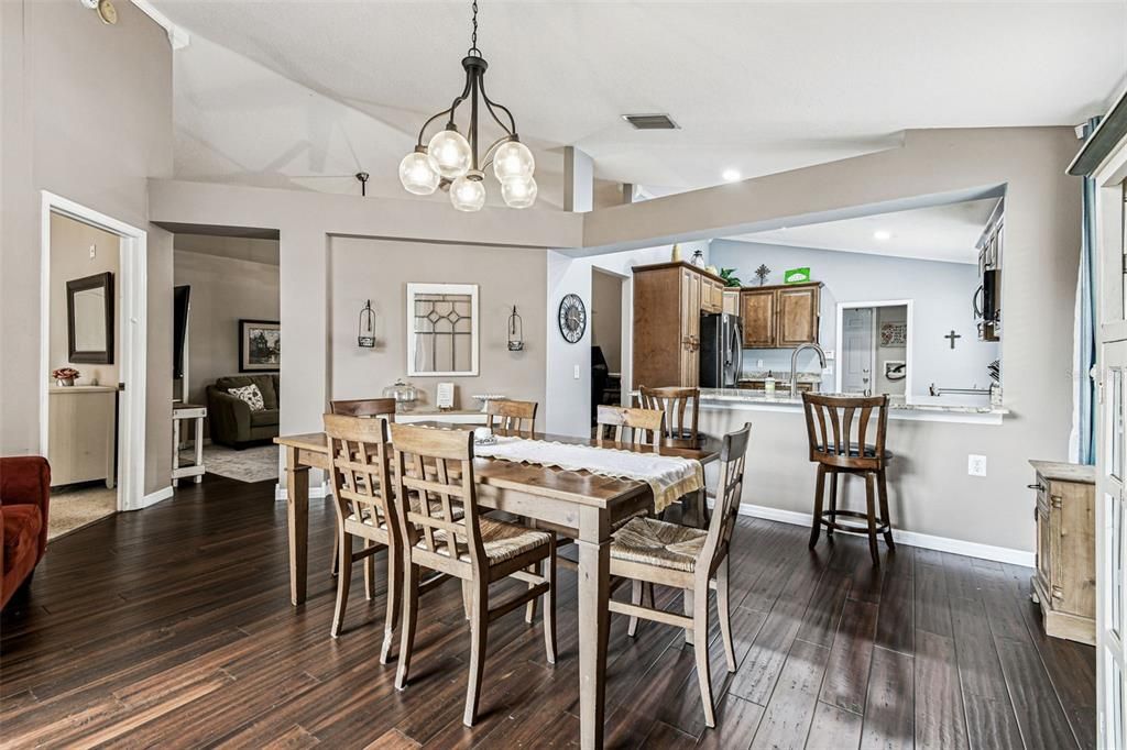 Active With Contract: $2,450 (3 beds, 2 baths, 1607 Square Feet)