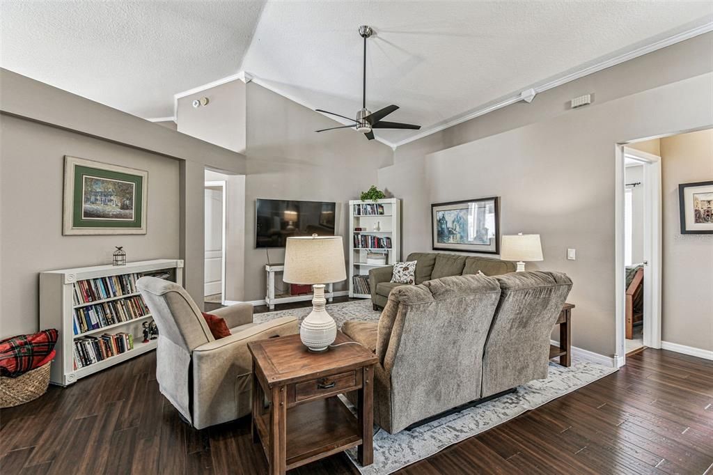 Active With Contract: $2,450 (3 beds, 2 baths, 1607 Square Feet)