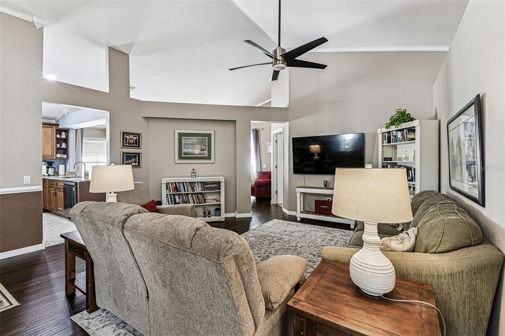 Active With Contract: $2,450 (3 beds, 2 baths, 1607 Square Feet)