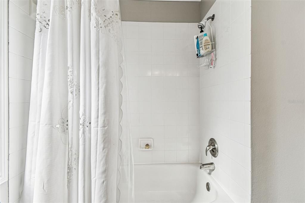 Active With Contract: $2,450 (3 beds, 2 baths, 1607 Square Feet)