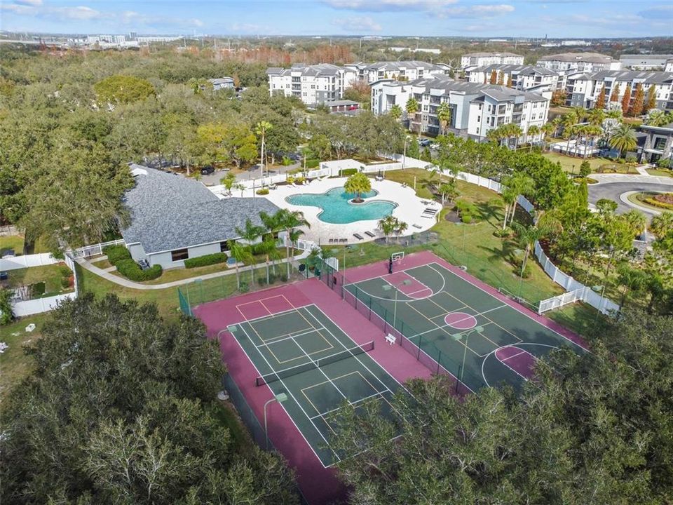 Active With Contract: $2,450 (3 beds, 2 baths, 1607 Square Feet)