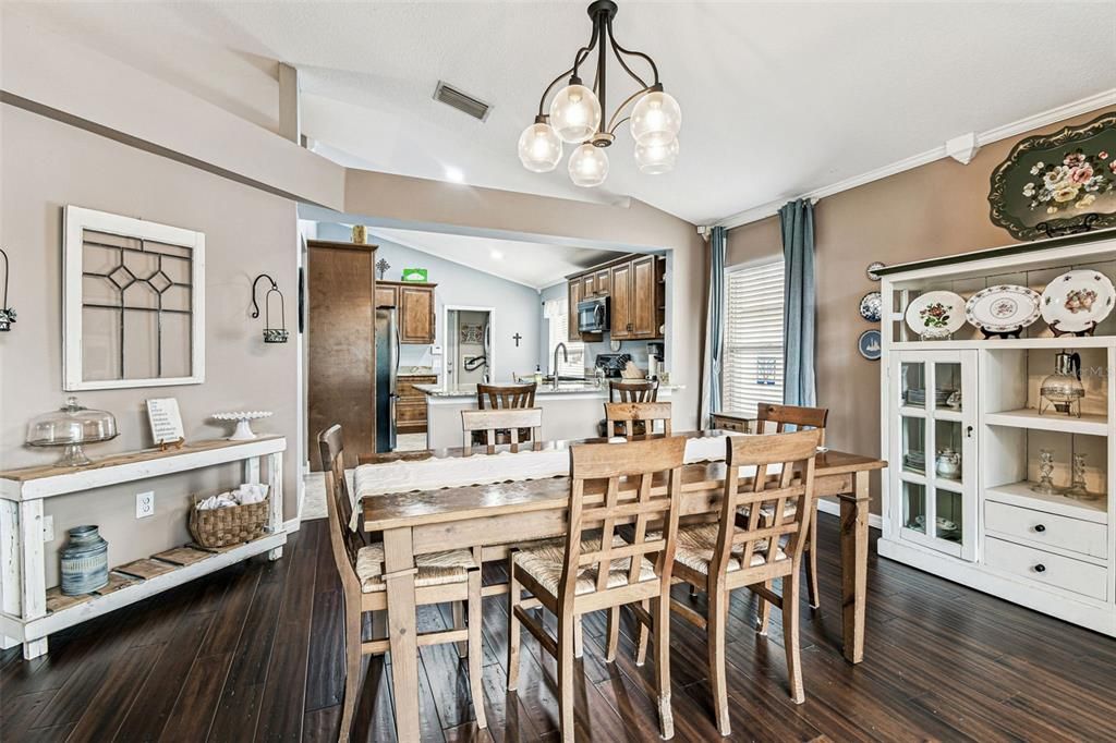 Active With Contract: $2,450 (3 beds, 2 baths, 1607 Square Feet)