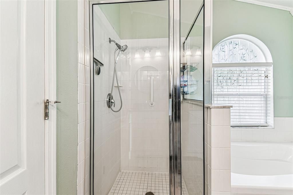 Active With Contract: $2,450 (3 beds, 2 baths, 1607 Square Feet)