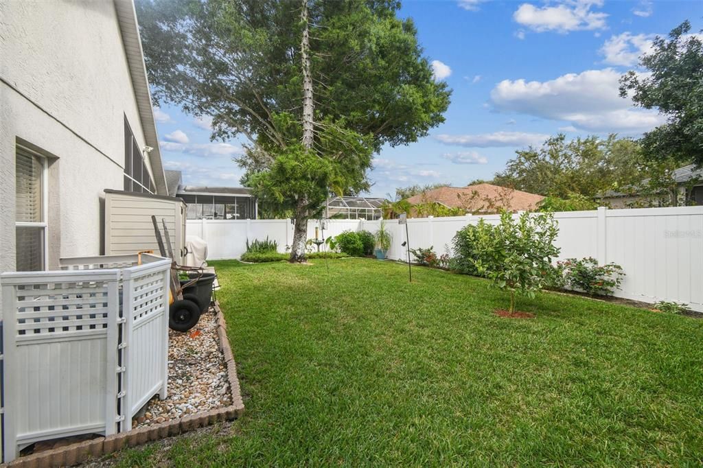Active With Contract: $2,450 (3 beds, 2 baths, 1607 Square Feet)