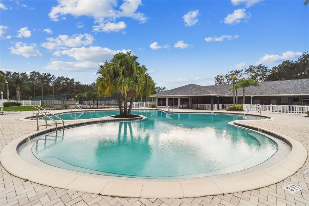 Active With Contract: $2,450 (3 beds, 2 baths, 1607 Square Feet)