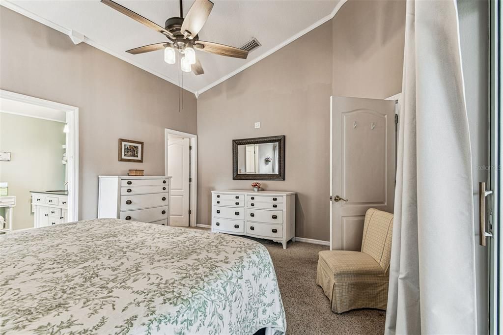 Active With Contract: $2,450 (3 beds, 2 baths, 1607 Square Feet)