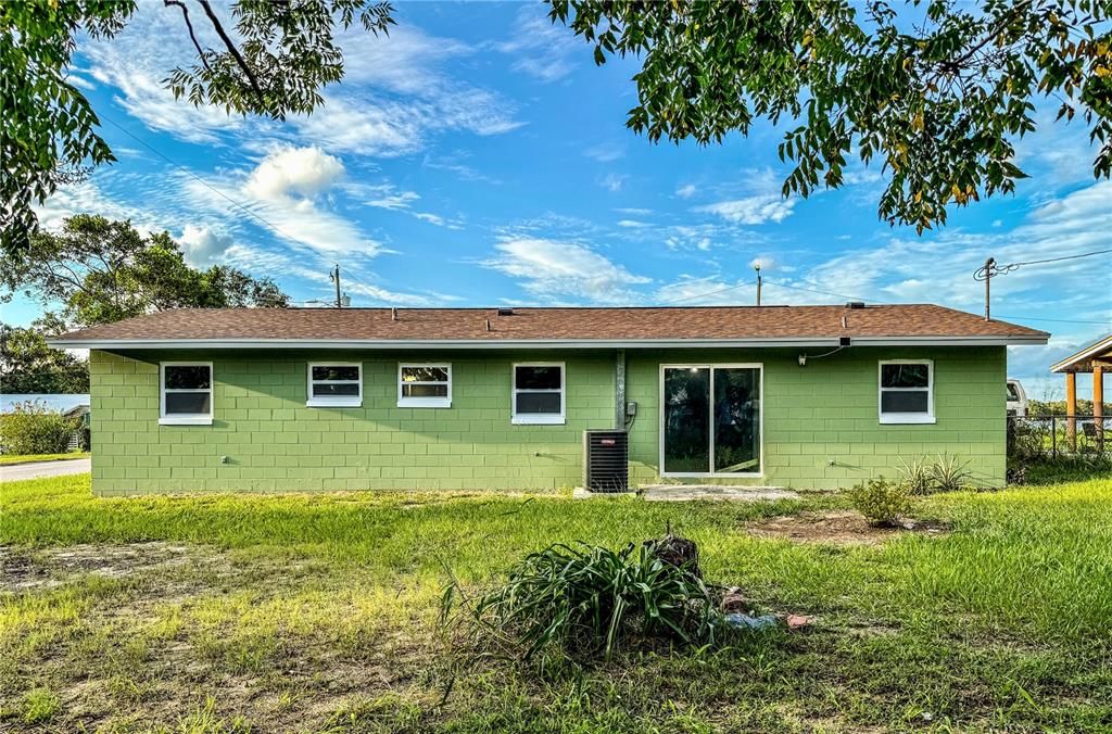 合同活跃: $219,995 (3 贝兹, 2 浴室, 1437 平方英尺)