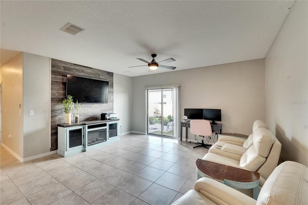 En Renta: $2,800 (6 camas, 3 baños, 2614 Pies cuadrados)