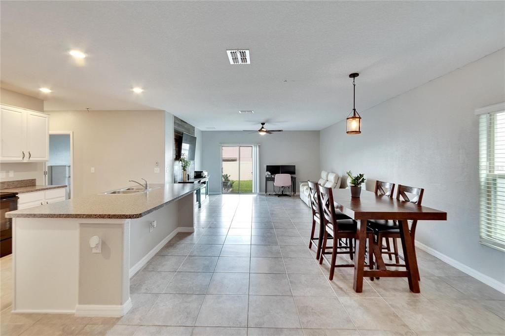 En Renta: $2,800 (6 camas, 3 baños, 2614 Pies cuadrados)