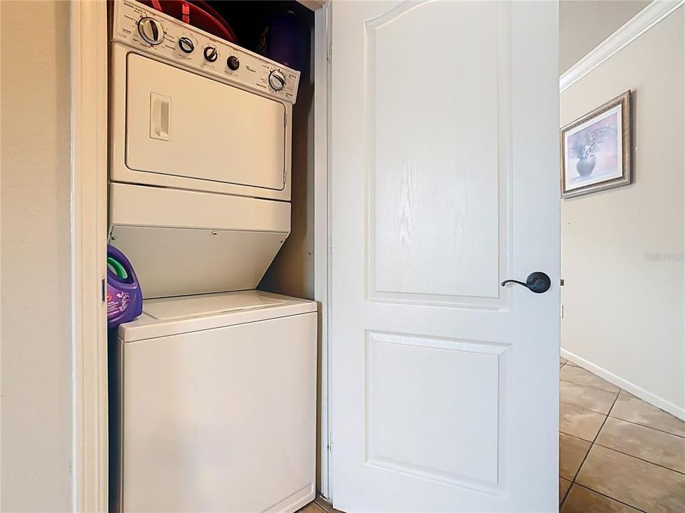 For Sale: $210,000 (3 beds, 3 baths, 1326 Square Feet)