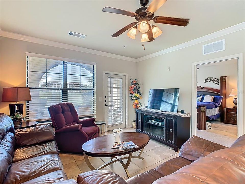 For Sale: $210,000 (3 beds, 3 baths, 1326 Square Feet)