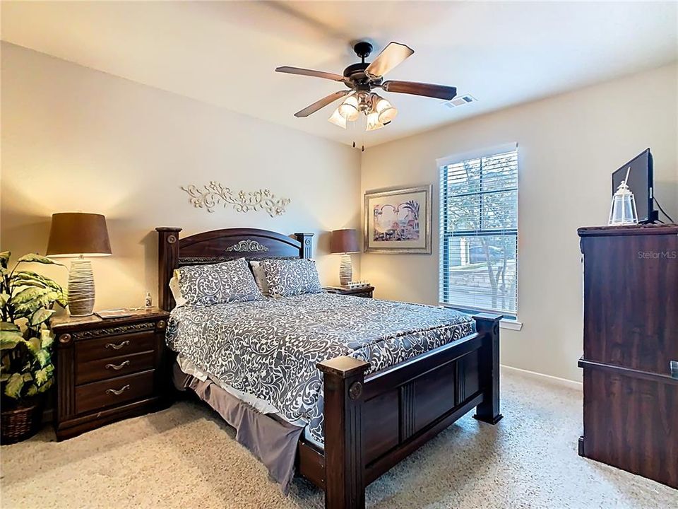 For Sale: $210,000 (3 beds, 3 baths, 1326 Square Feet)