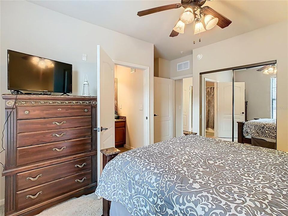 For Sale: $210,000 (3 beds, 3 baths, 1326 Square Feet)