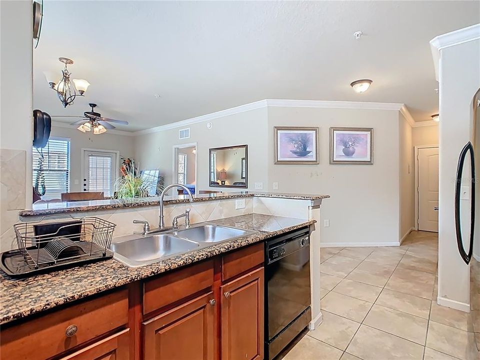 For Sale: $210,000 (3 beds, 3 baths, 1326 Square Feet)