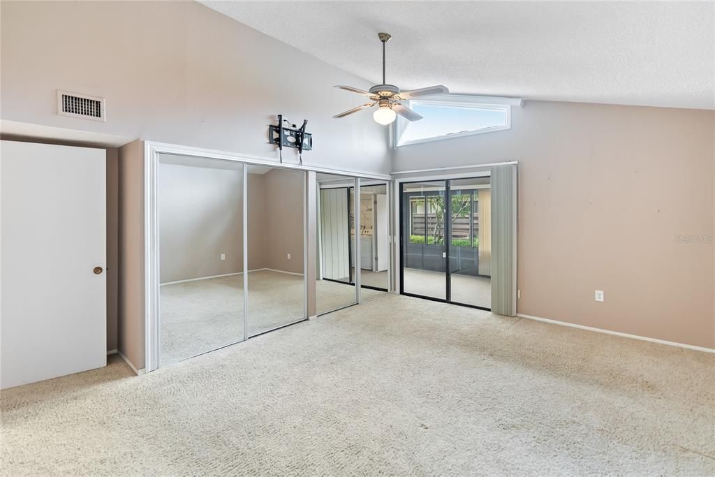 Active With Contract: $175,000 (2 beds, 2 baths, 1280 Square Feet)