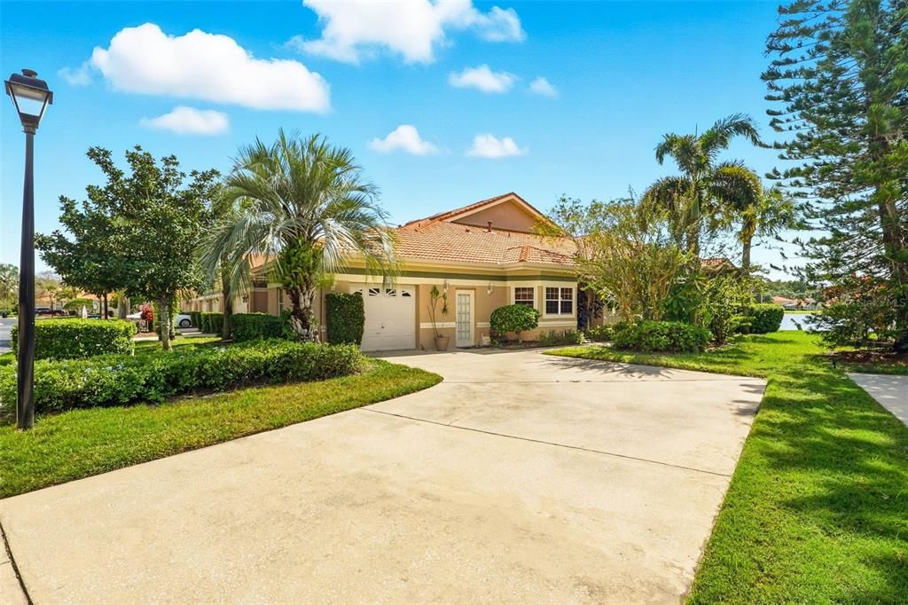 For Sale: $489,900 (3 beds, 3 baths, 2244 Square Feet)