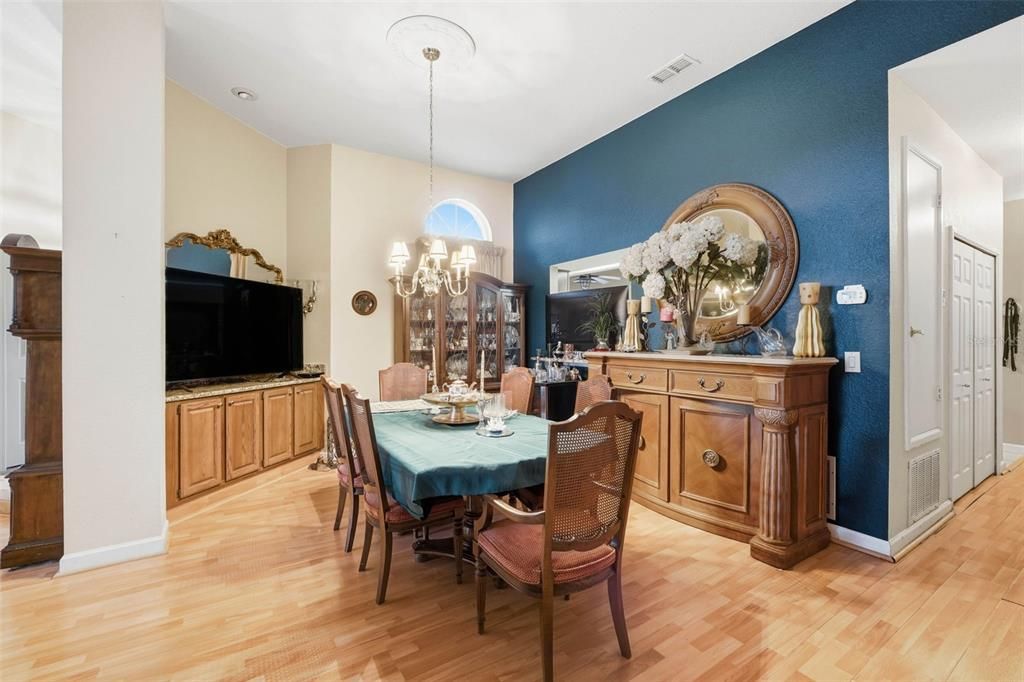 For Sale: $489,900 (3 beds, 3 baths, 2244 Square Feet)