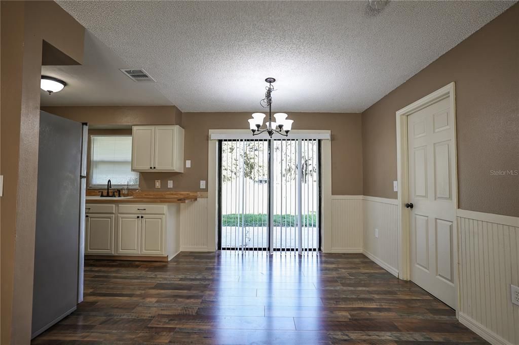 En Venta: $225,000 (2 camas, 1 baños, 1201 Pies cuadrados)