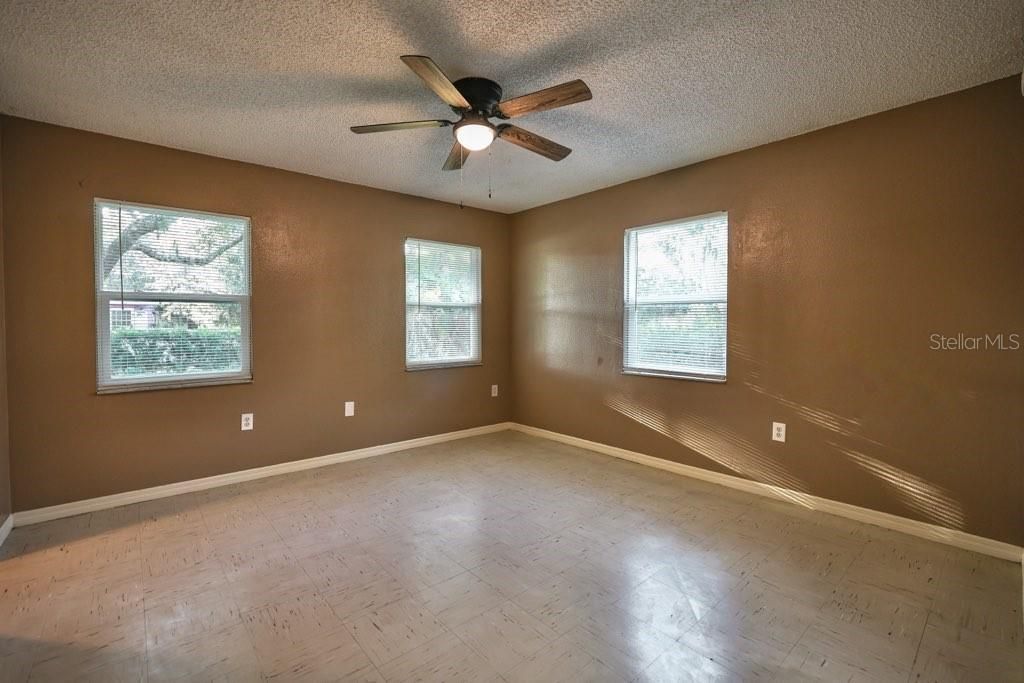 En Venta: $225,000 (2 camas, 1 baños, 1201 Pies cuadrados)