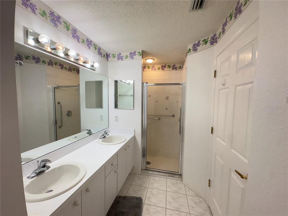 For Sale: $215,000 (2 beds, 2 baths, 1238 Square Feet)