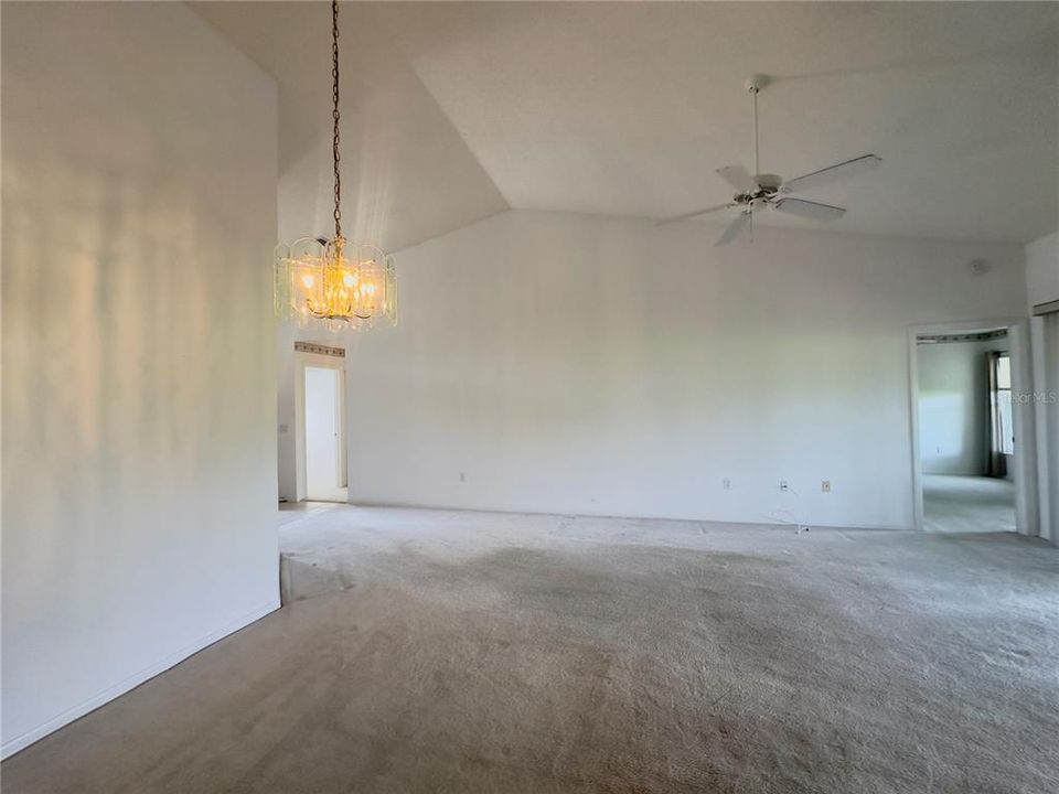 For Sale: $215,000 (2 beds, 2 baths, 1238 Square Feet)