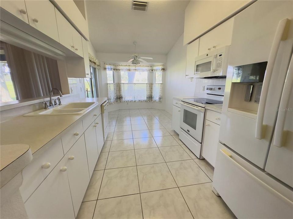 For Sale: $215,000 (2 beds, 2 baths, 1238 Square Feet)
