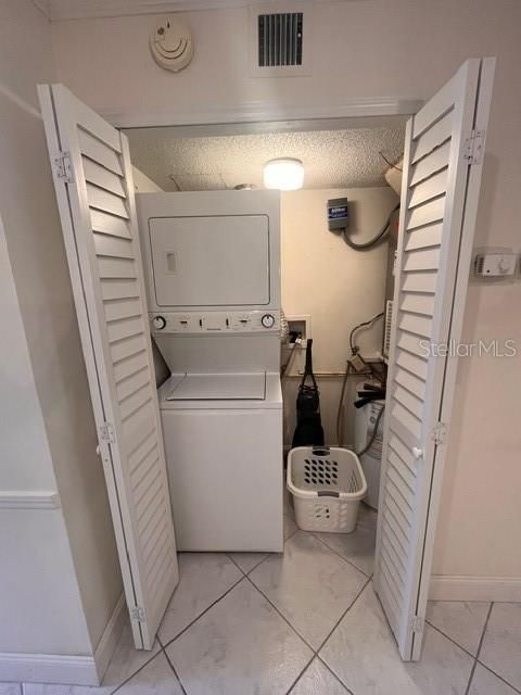 For Rent: $2,200 (2 beds, 1 baths, 1036 Square Feet)