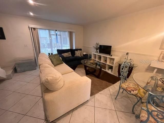 For Rent: $2,200 (2 beds, 1 baths, 1036 Square Feet)