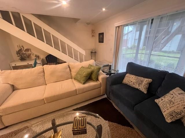 For Rent: $2,200 (2 beds, 1 baths, 1036 Square Feet)