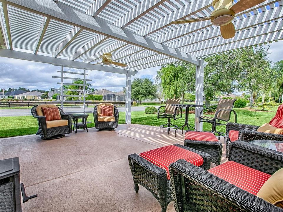 Activo con contrato: $496,000 (3 camas, 2 baños, 1953 Pies cuadrados)