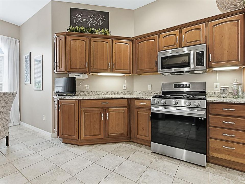 Activo con contrato: $496,000 (3 camas, 2 baños, 1953 Pies cuadrados)