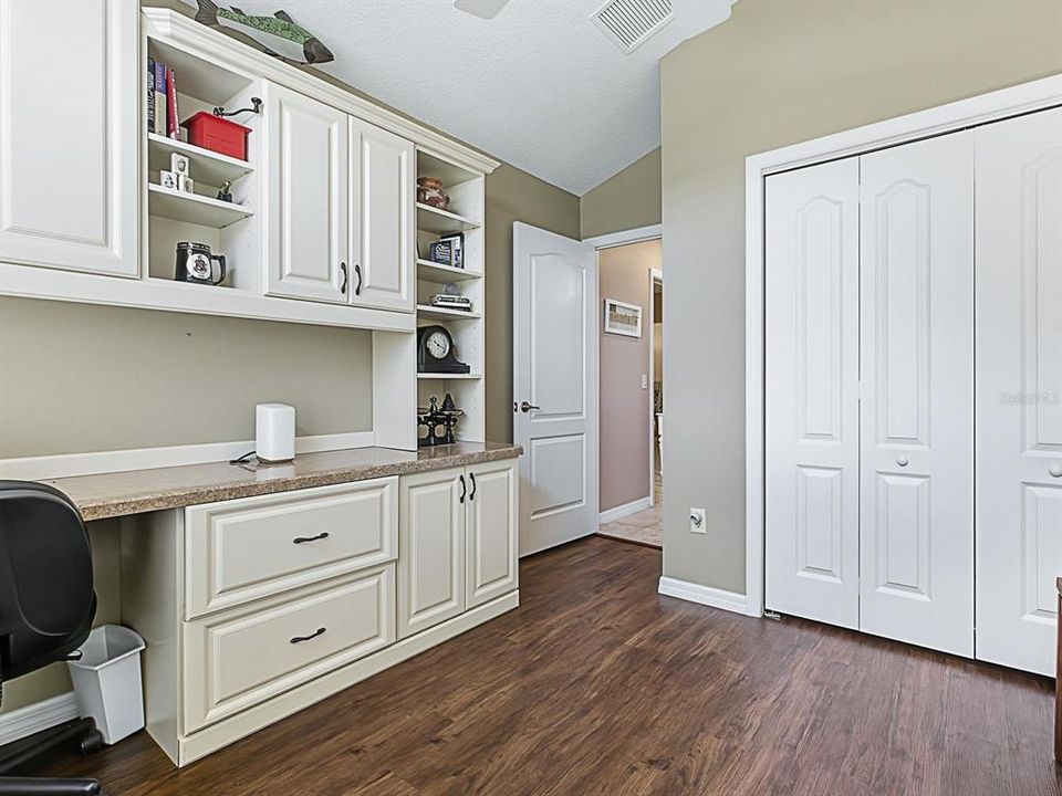 Activo con contrato: $496,000 (3 camas, 2 baños, 1953 Pies cuadrados)