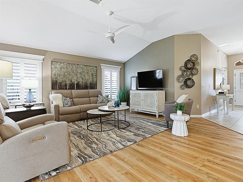 Activo con contrato: $496,000 (3 camas, 2 baños, 1953 Pies cuadrados)