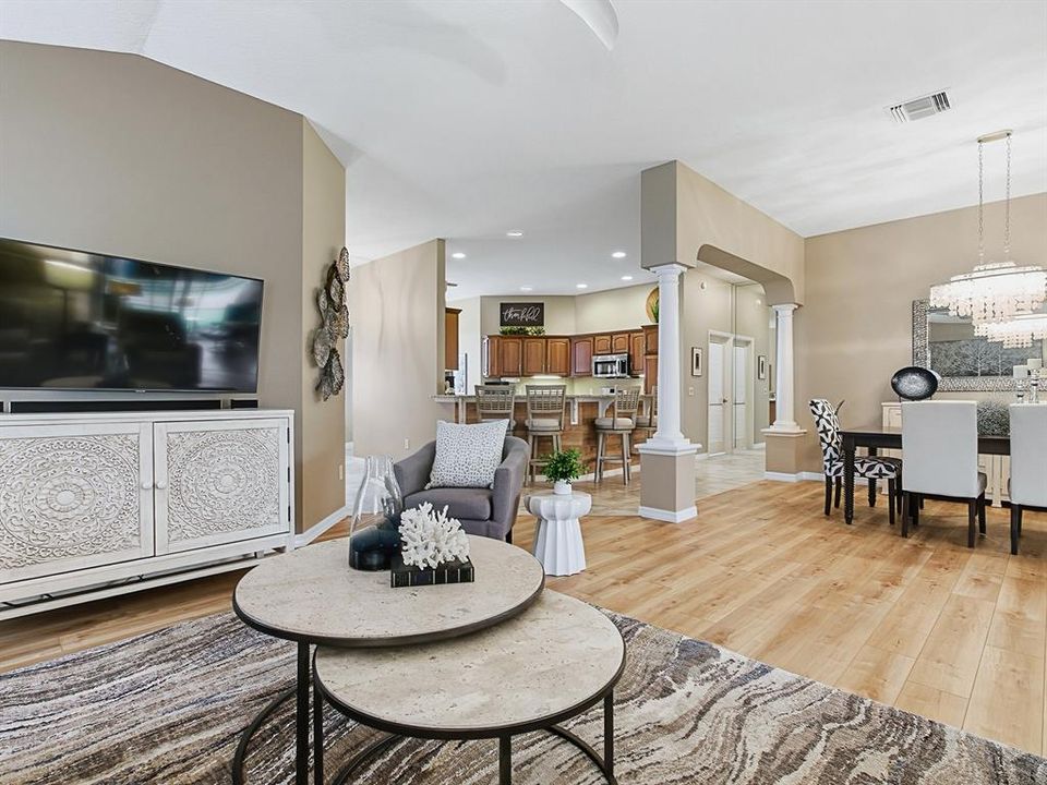 Activo con contrato: $496,000 (3 camas, 2 baños, 1953 Pies cuadrados)