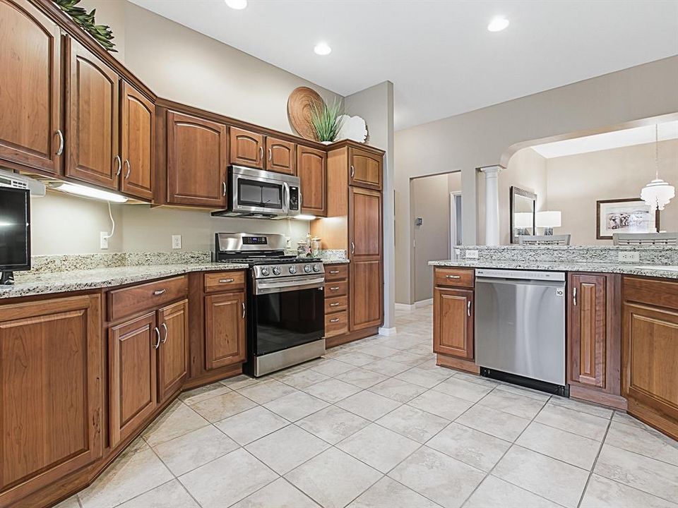 Activo con contrato: $496,000 (3 camas, 2 baños, 1953 Pies cuadrados)