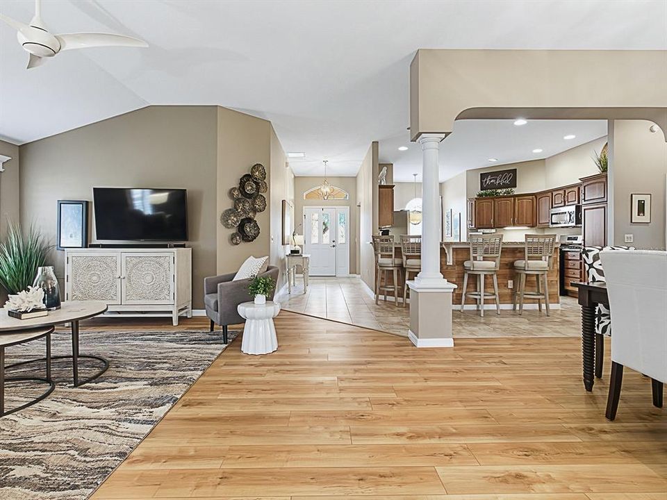 Activo con contrato: $496,000 (3 camas, 2 baños, 1953 Pies cuadrados)