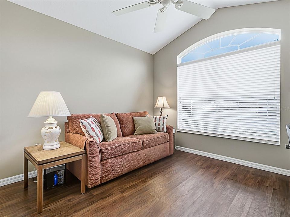 Activo con contrato: $496,000 (3 camas, 2 baños, 1953 Pies cuadrados)