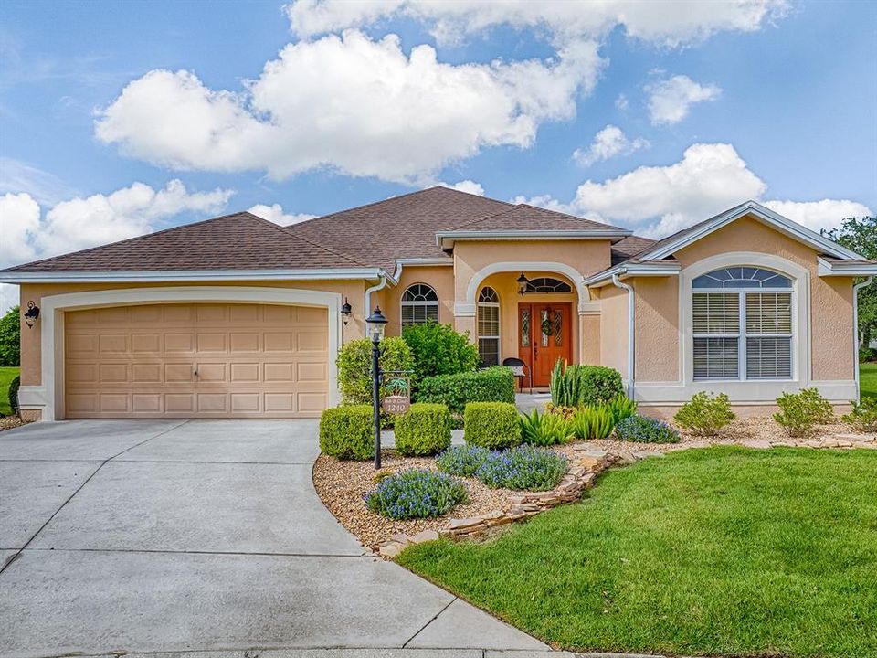 Activo con contrato: $496,000 (3 camas, 2 baños, 1953 Pies cuadrados)