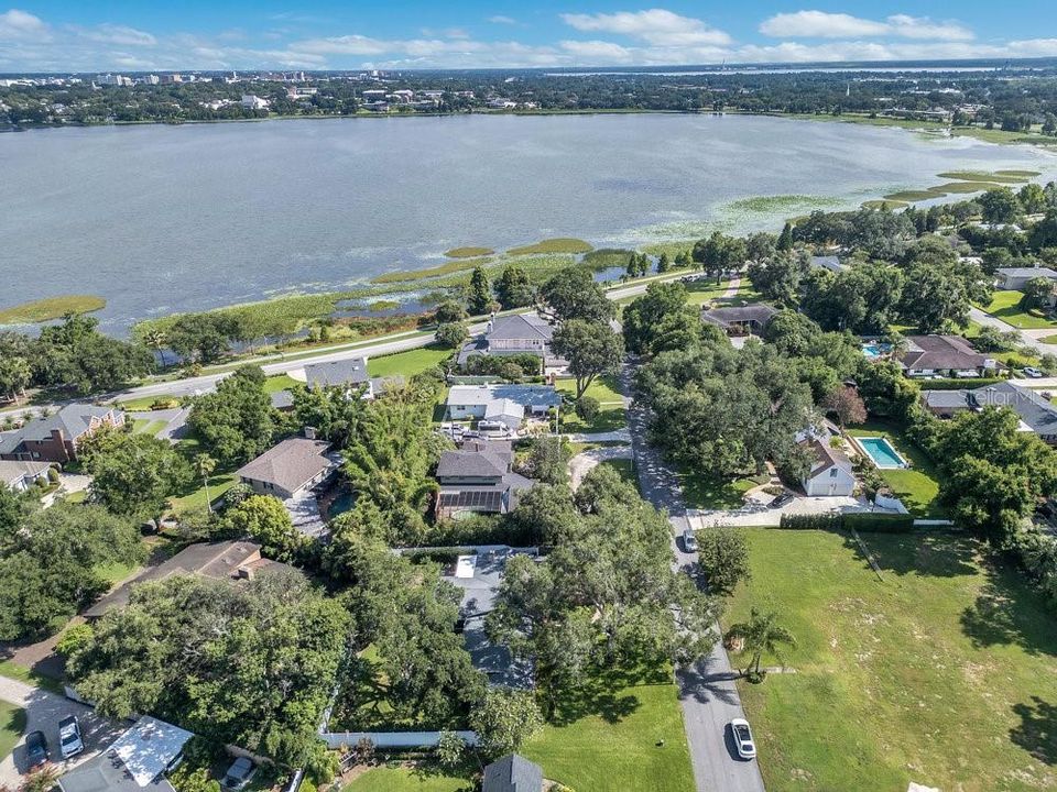 Active With Contract: $695,000 (3 beds, 2 baths, 2058 Square Feet)