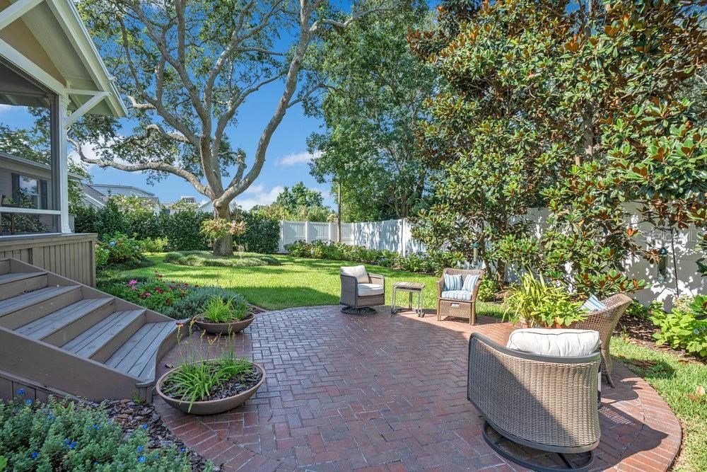 Active With Contract: $695,000 (3 beds, 2 baths, 2058 Square Feet)