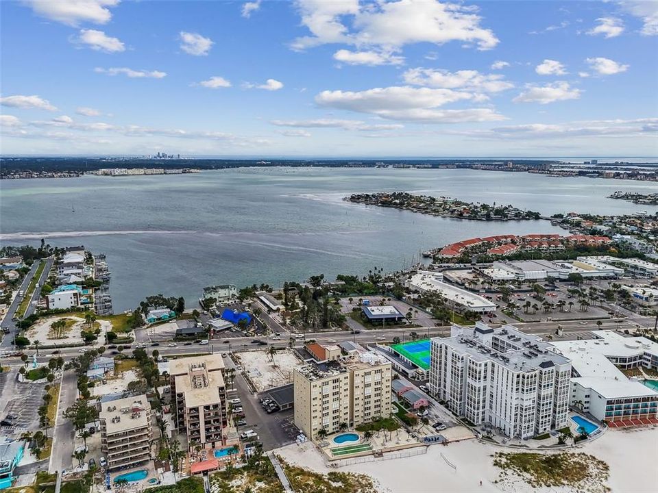 待售: $874,900 (2 贝兹, 2 浴室, 1420 平方英尺)