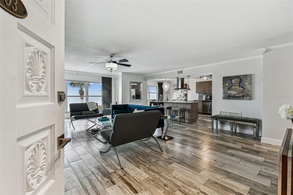 待售: $874,900 (2 贝兹, 2 浴室, 1420 平方英尺)