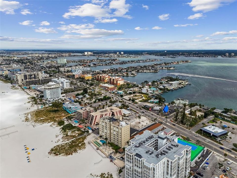 待售: $874,900 (2 贝兹, 2 浴室, 1420 平方英尺)