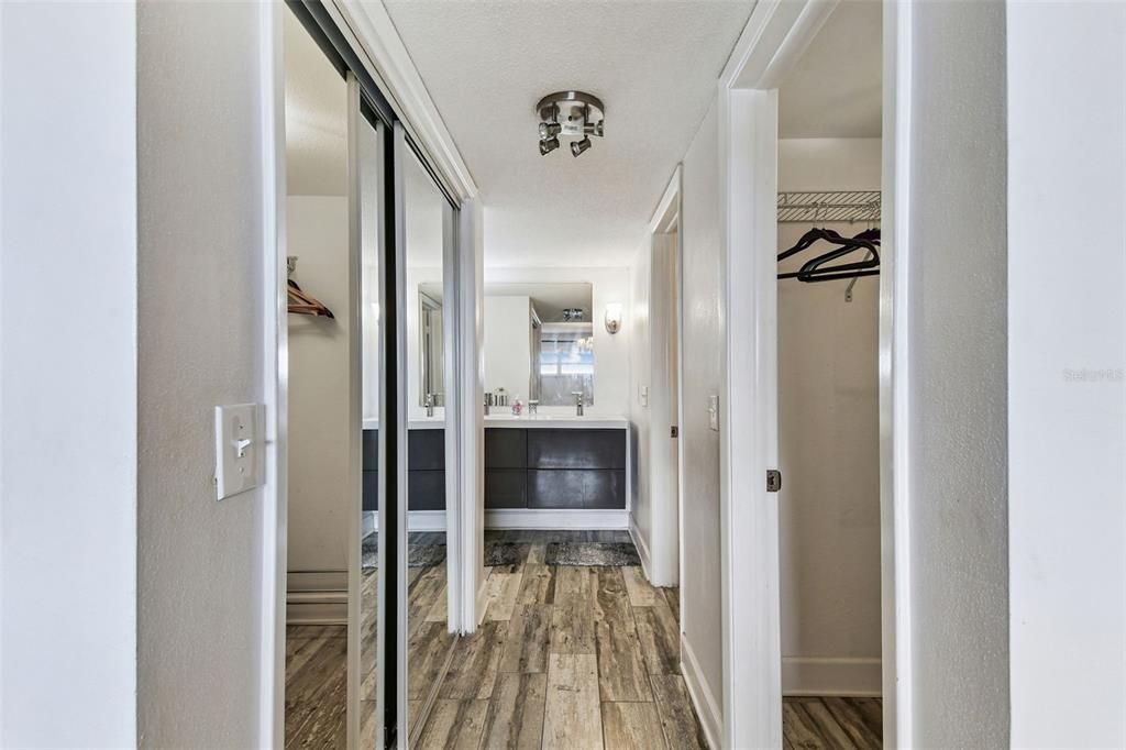 待售: $874,900 (2 贝兹, 2 浴室, 1420 平方英尺)