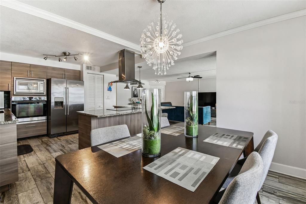 待售: $874,900 (2 贝兹, 2 浴室, 1420 平方英尺)